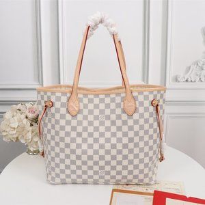 NWT🍓🎀LouisVuitton 💖 NEVERFULL Monogram Canvas Bag White